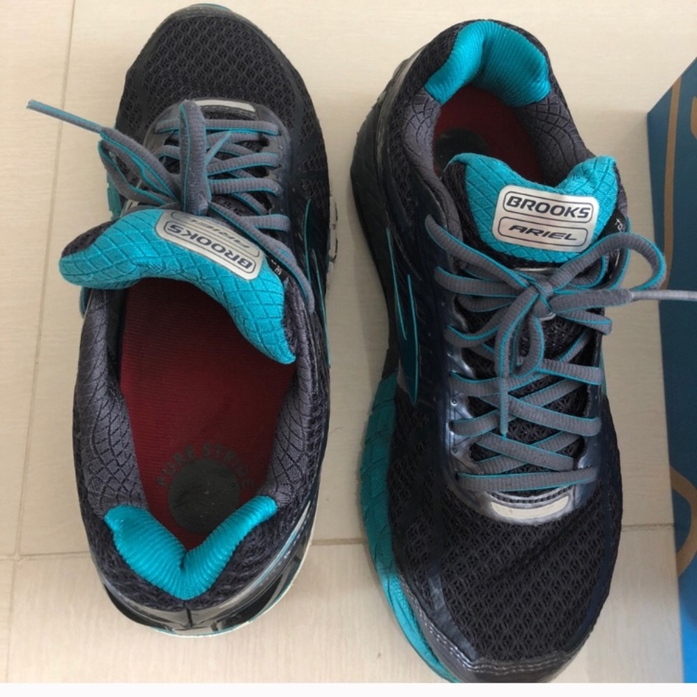 Brooks Ariel 16 Running Support Sneakers
